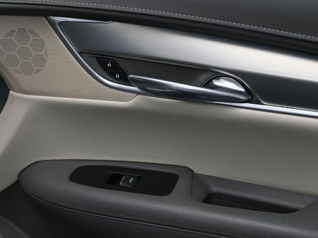 Used 2018 Cadillac XT5 Luxury w/ Driver Awareness Package image 36