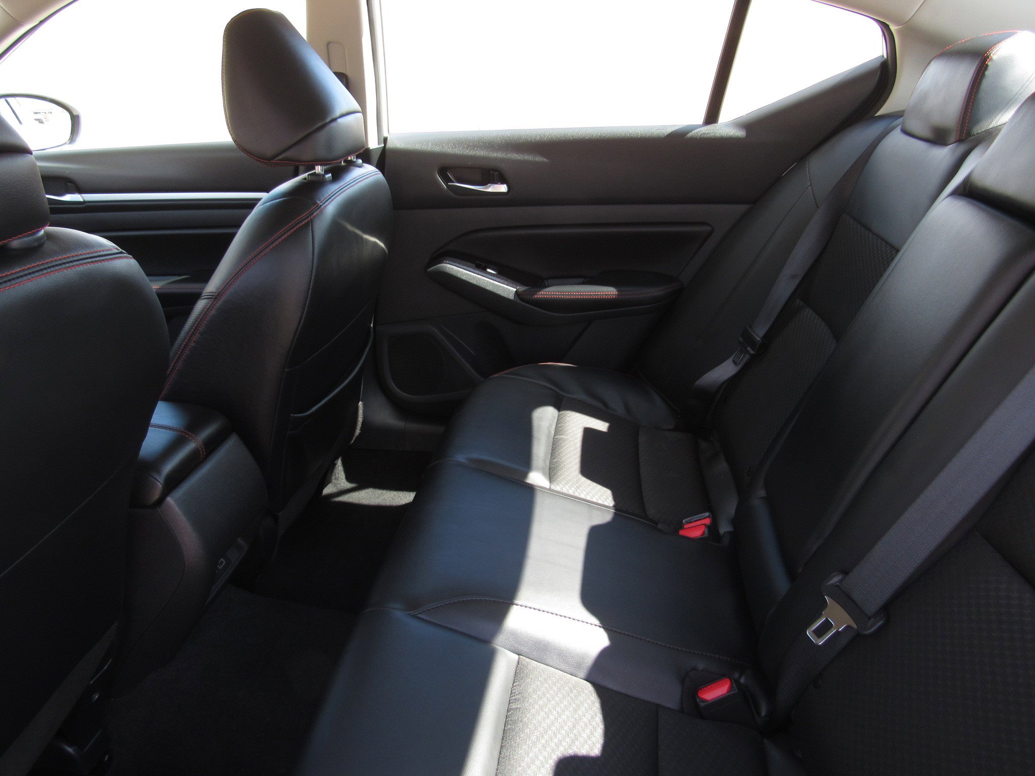 Used 2025 Nissan Altima 2.5 SR image 12