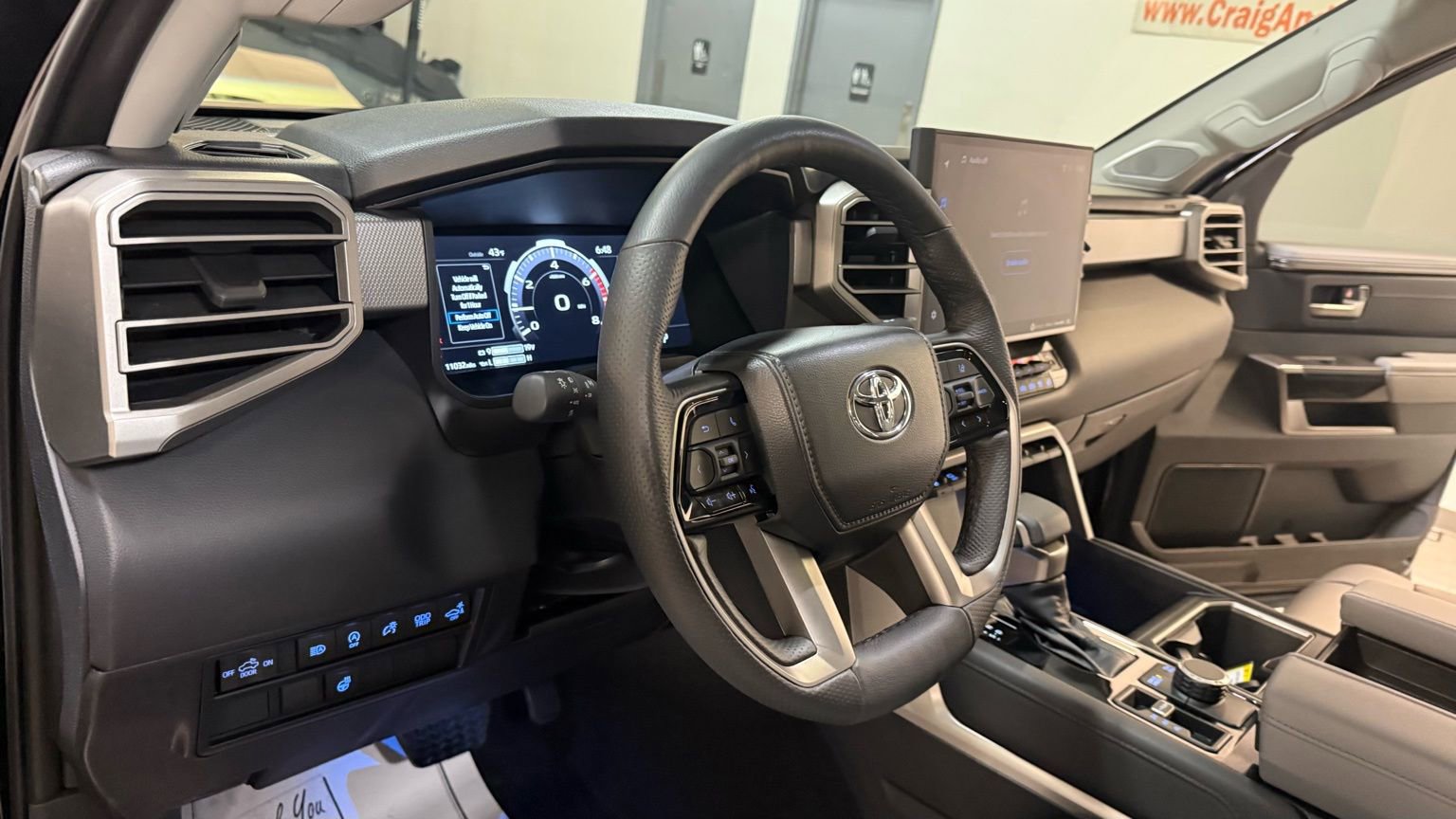 Used 2024 Toyota Tundra Limited image 42