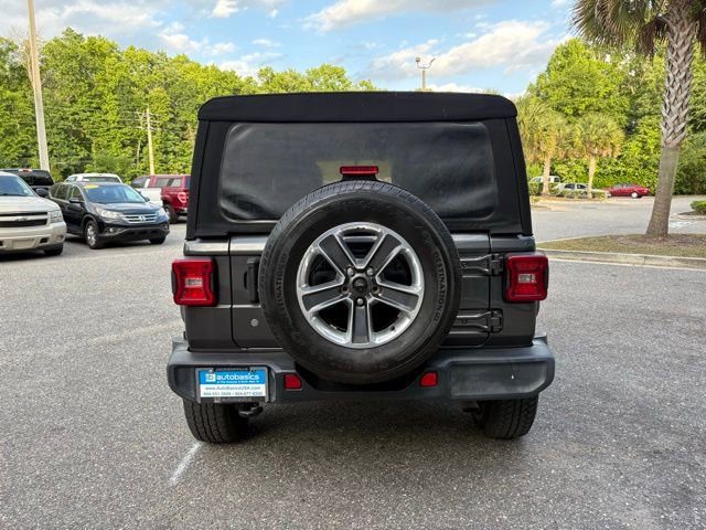 Used 2018 Jeep Wrangler Unlimited Sahara w/ LED Lighting Group AWD/4WD image 4