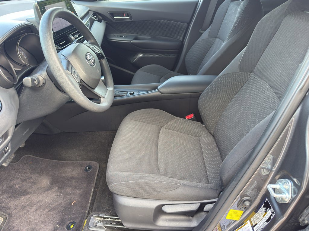 Used 2019 Toyota C-HR LE FWD image 11