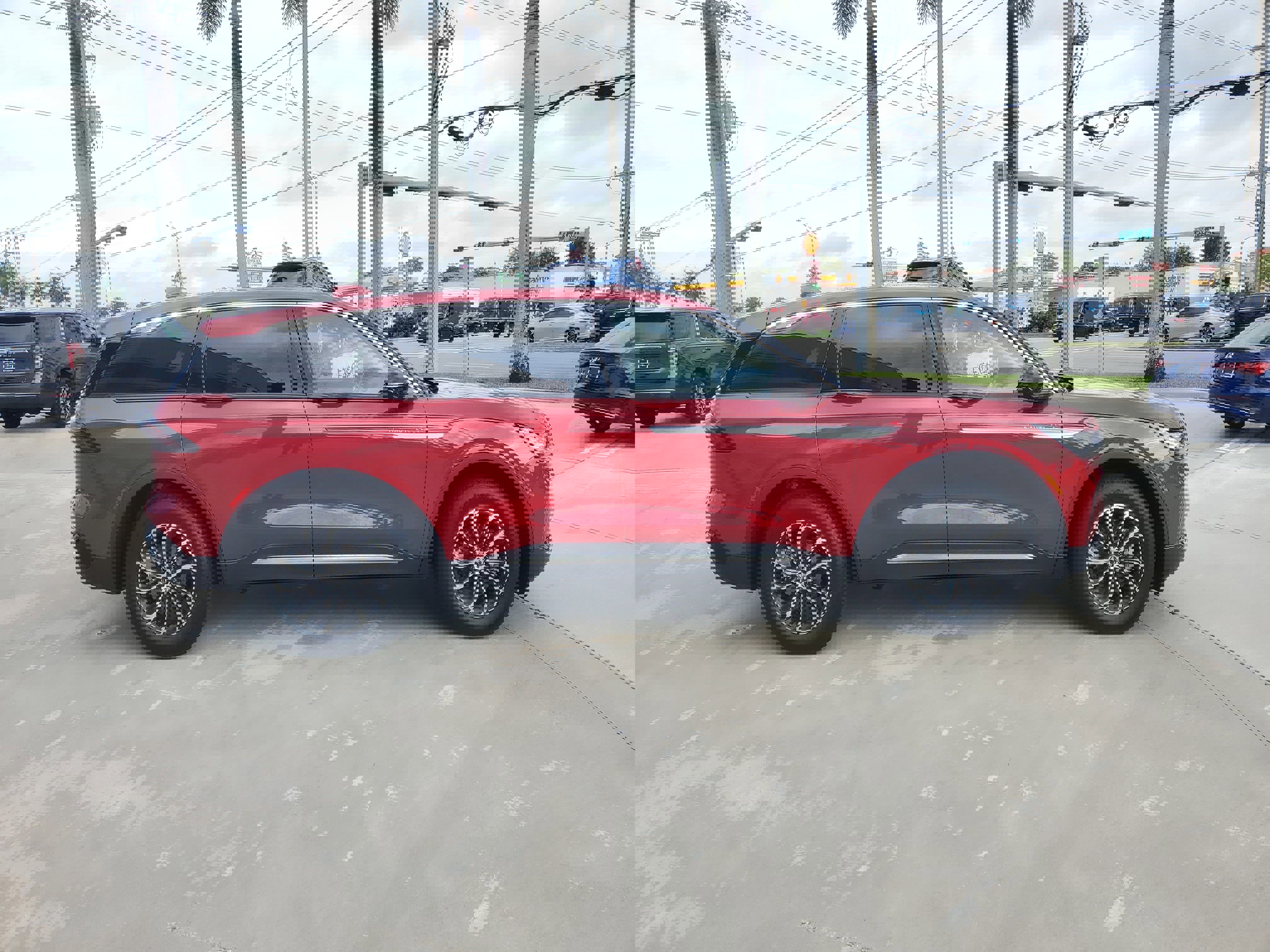 Used 2025 Lincoln Nautilus Premier image 11