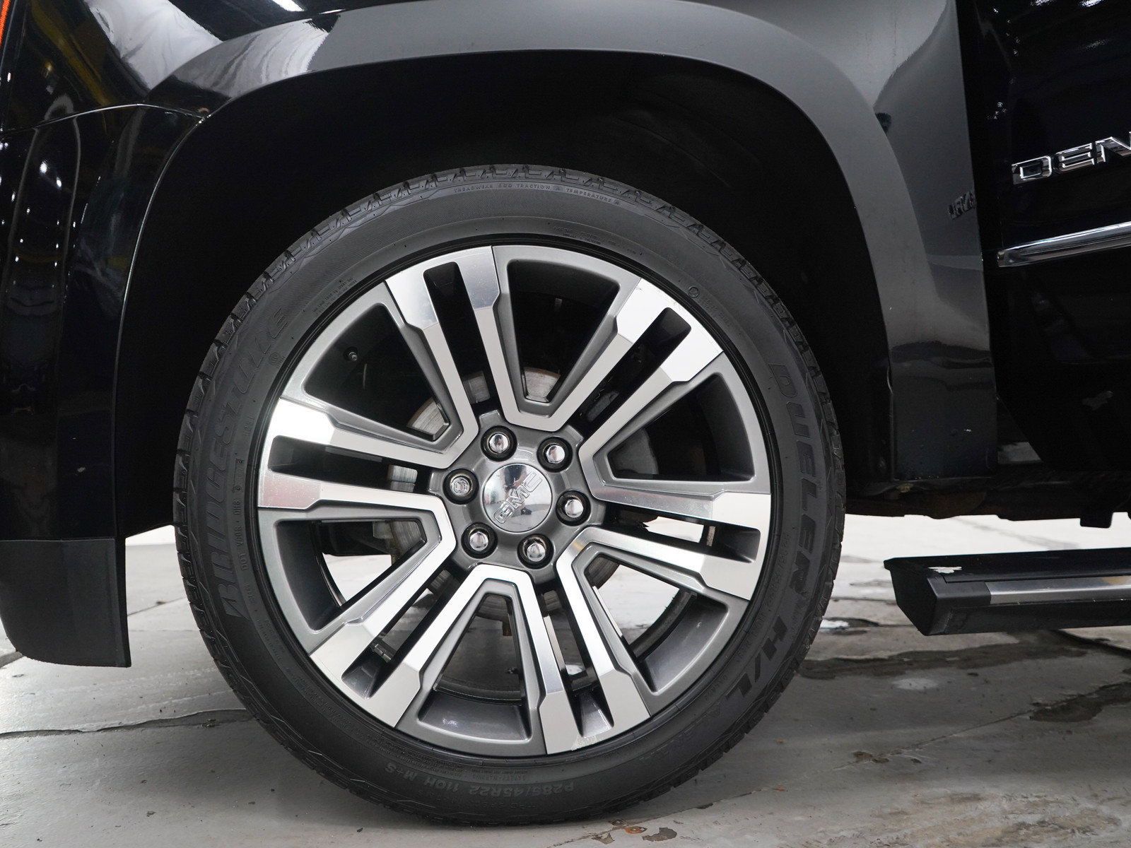 Used 2018 GMC Yukon Denali AWD/4WD image 35