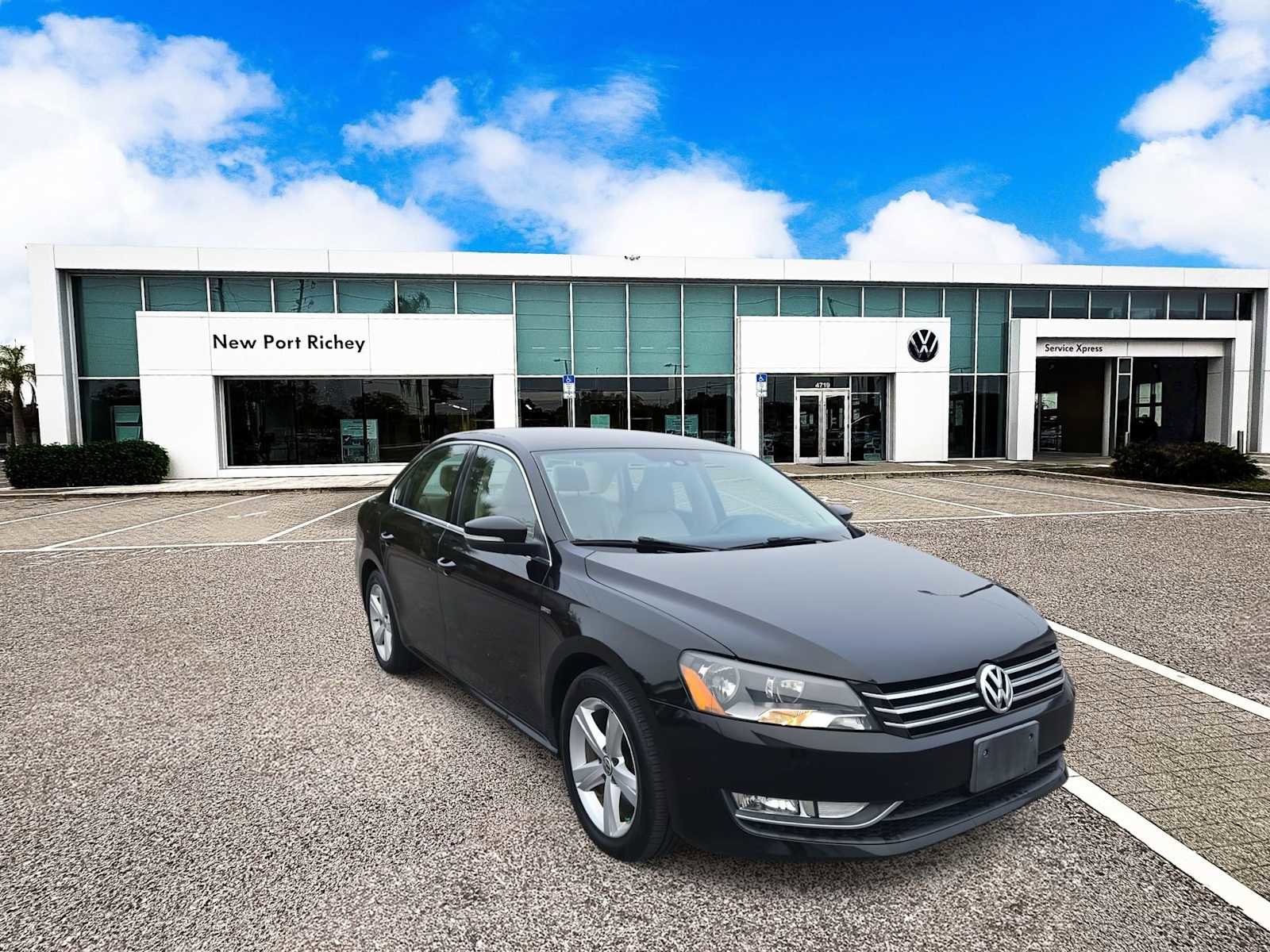 Used 2015 Volkswagen Passat 1.8T Limited Edition image 2