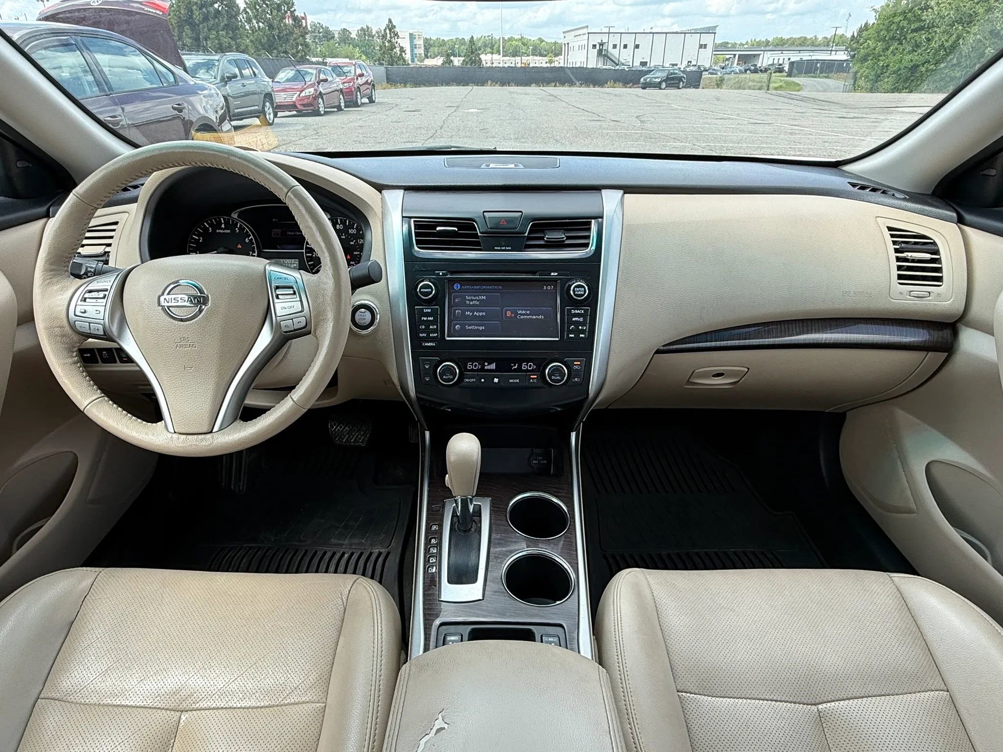 Used 2015 Nissan Altima 2.5 SL w/ Technology Package FWD image 3