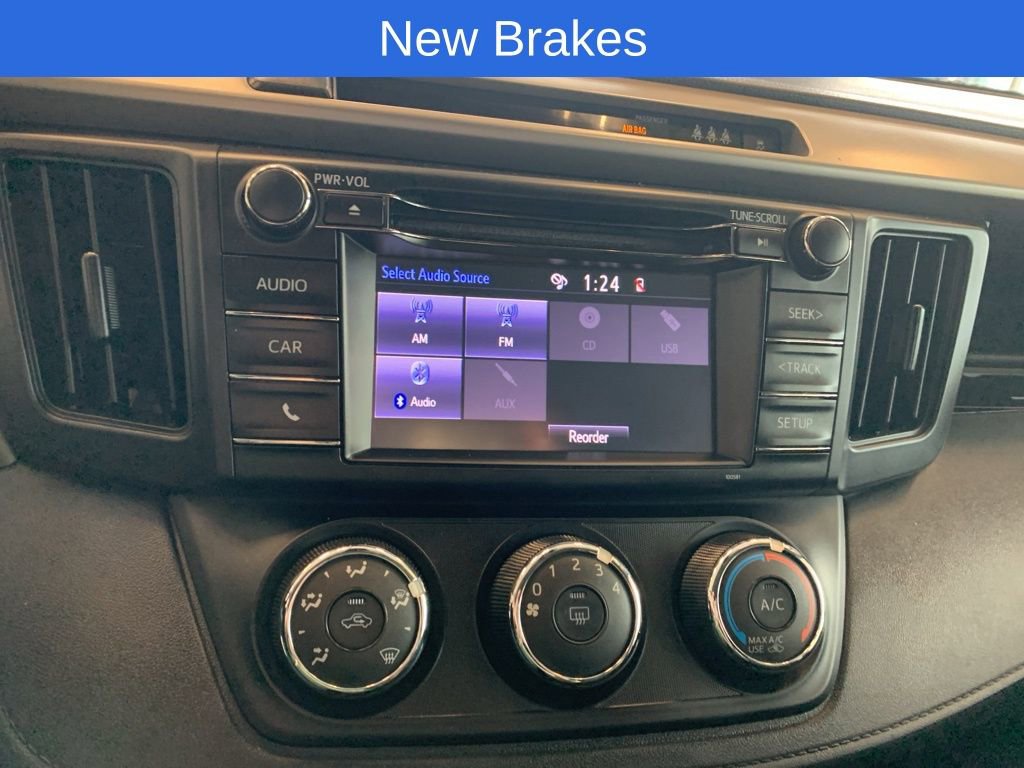 Used 2018 Toyota RAV4 LE image 7