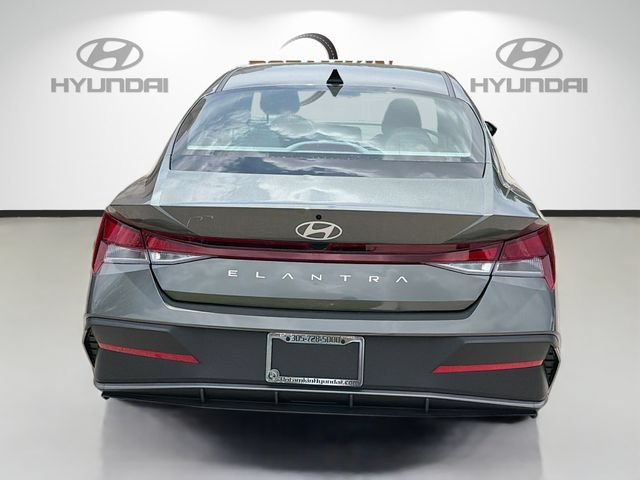 New 2026 Hyundai Elantra SE FWD image 6