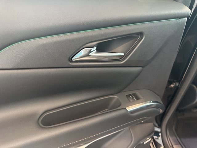 New 2025 Chevrolet Traverse High Country w/ LPO, Floor Liner Package image 17