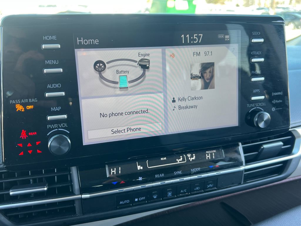 Used 2024 Toyota Sienna LE image 19