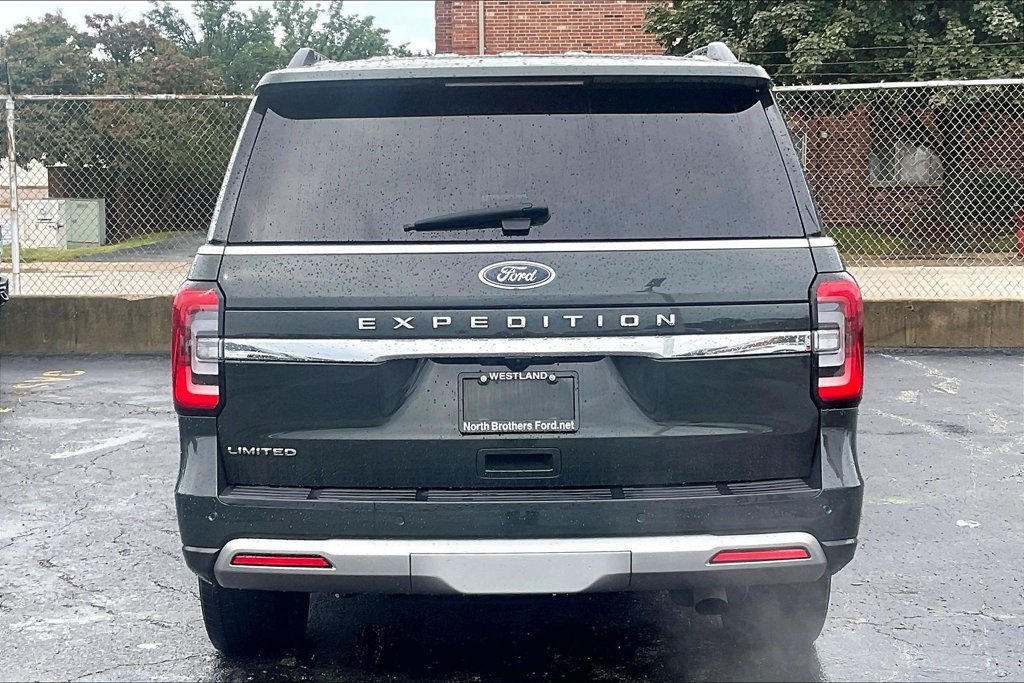 Certified 2023 Ford Expedition Limited AWD/4WD image 3