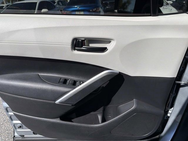 Used 2023 Toyota Corolla Cross L image 7