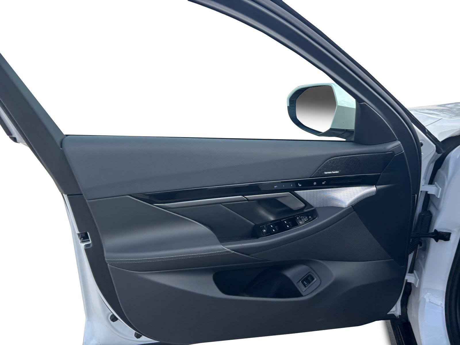 Used 2026 BMW 530i xDrive image 19