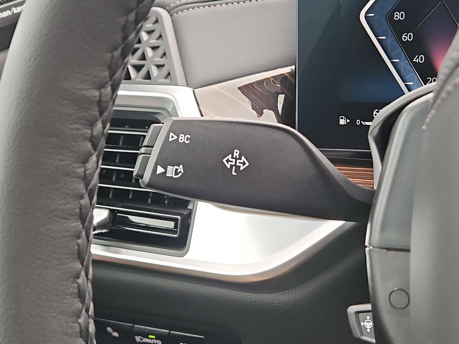 Used 2026 BMW X5 xDrive40i w/ Premium Package image 27