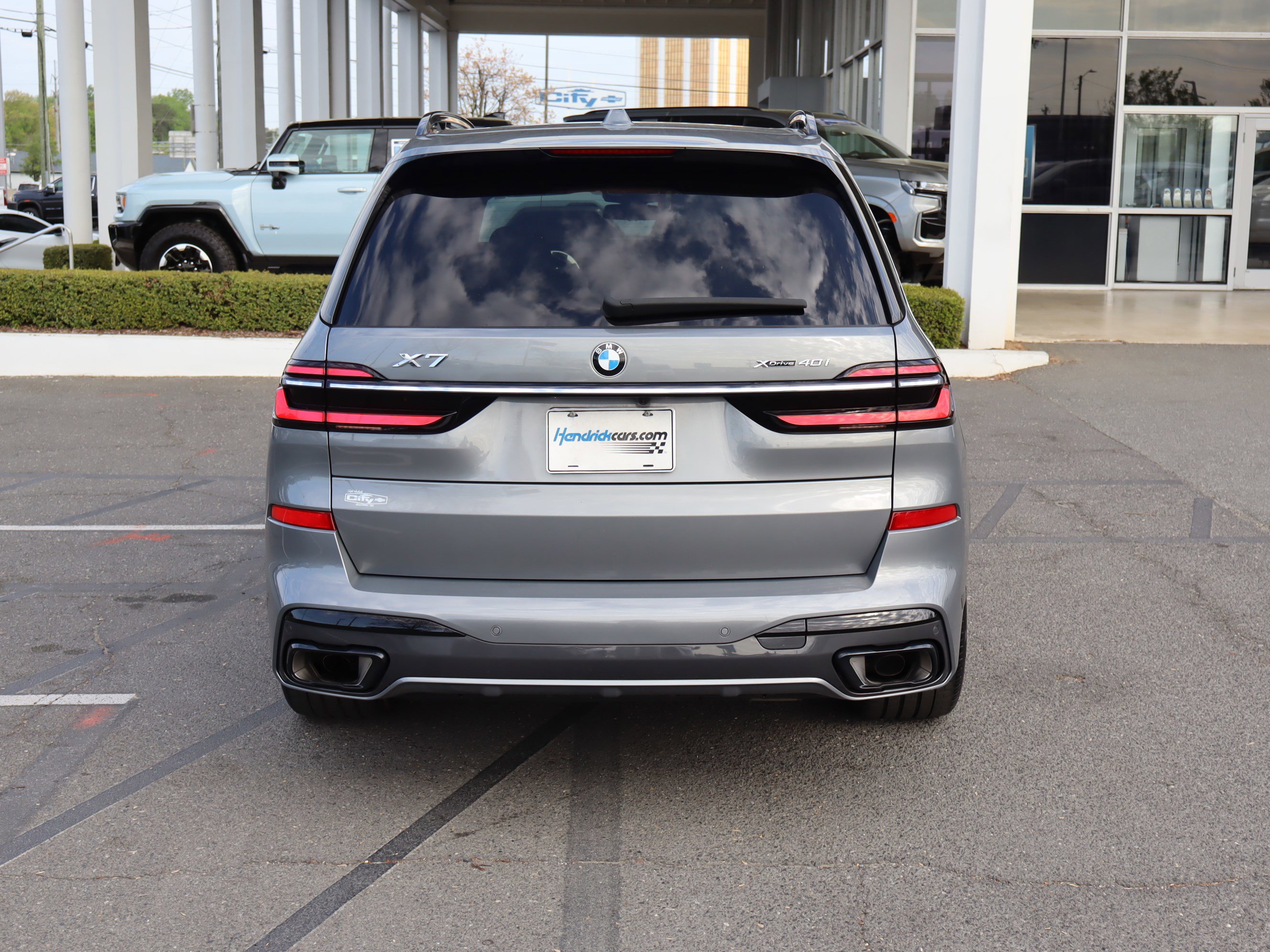 Used 2023 BMW X7 xDrive40i w/ M Sport Package image 9