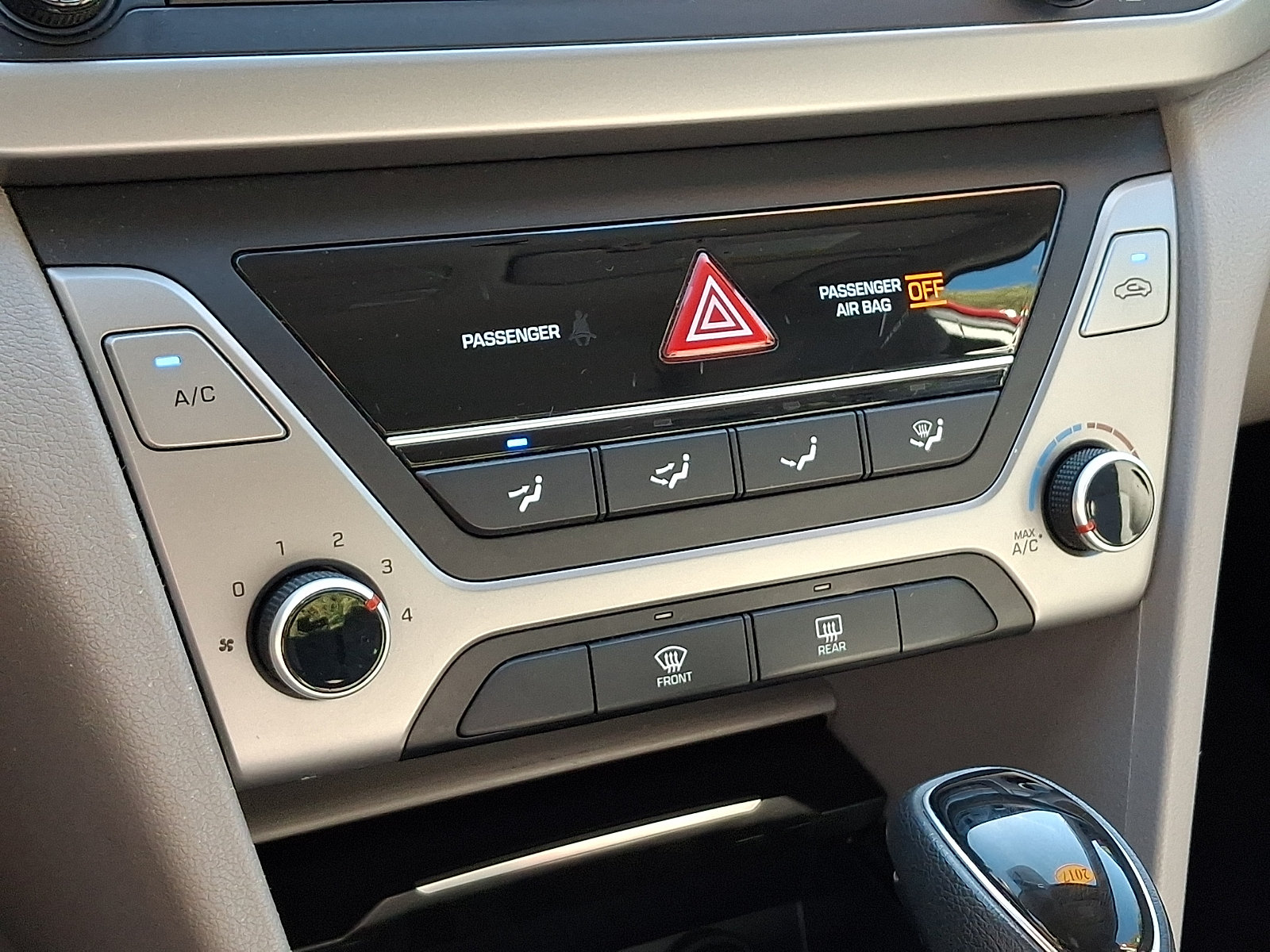 Used 2017 Hyundai Elantra SE FWD image 15