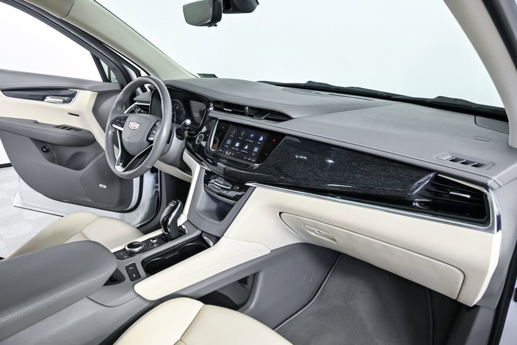 Used 2022 Cadillac XT6 Premium Luxury w/ Technology Package image 40