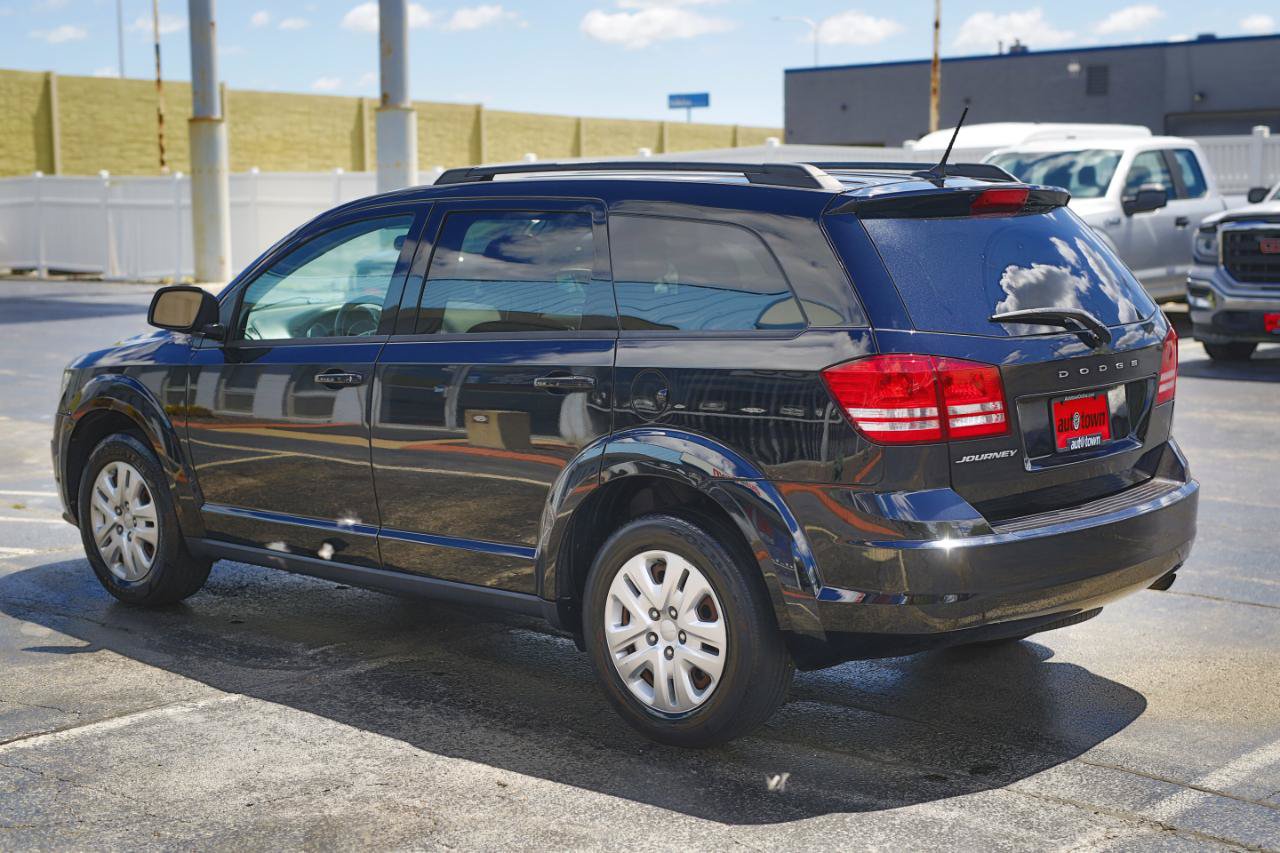 Used 2017 Dodge Journey SE w/ Flexible Seating Group FWD image 16