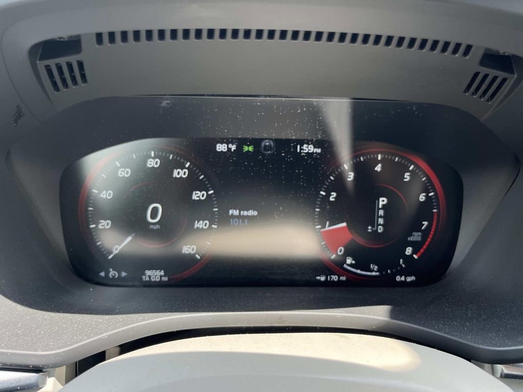 Used 2020 Volvo XC60 T6 Momentum AWD/4WD image 26