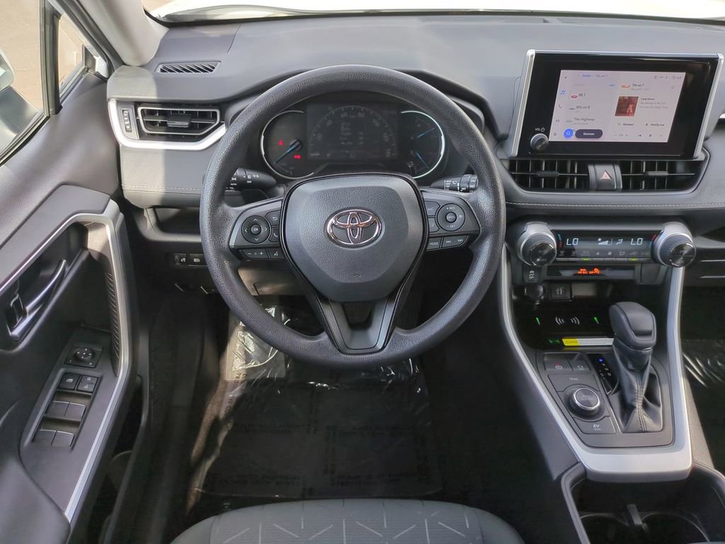 Used 2023 Toyota RAV4 AWD Hybrid image 15