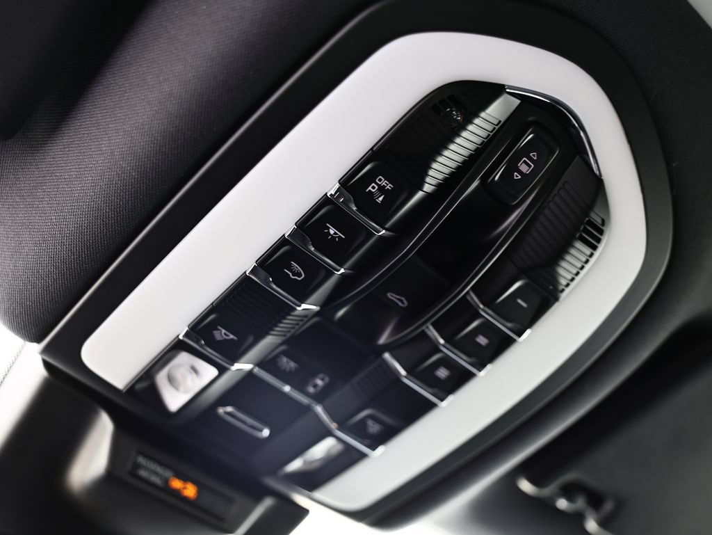 New 2026 Porsche Macan AWD/4WD image 40