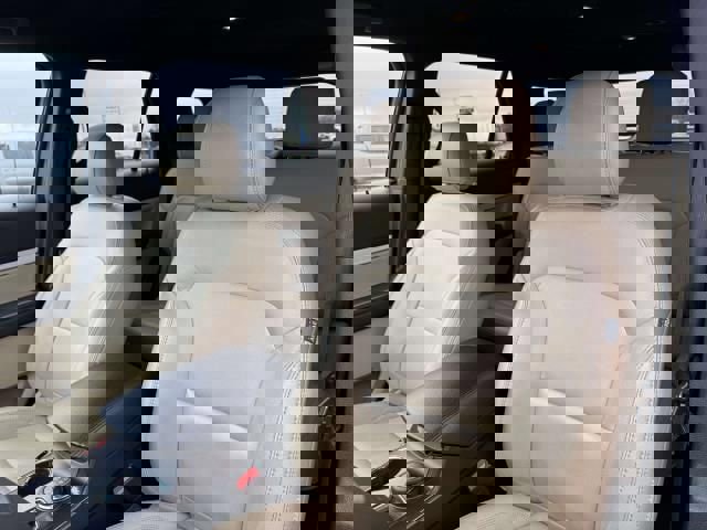 Used 2016 Ford Explorer XLT w/ Equipment Group 202A image 13