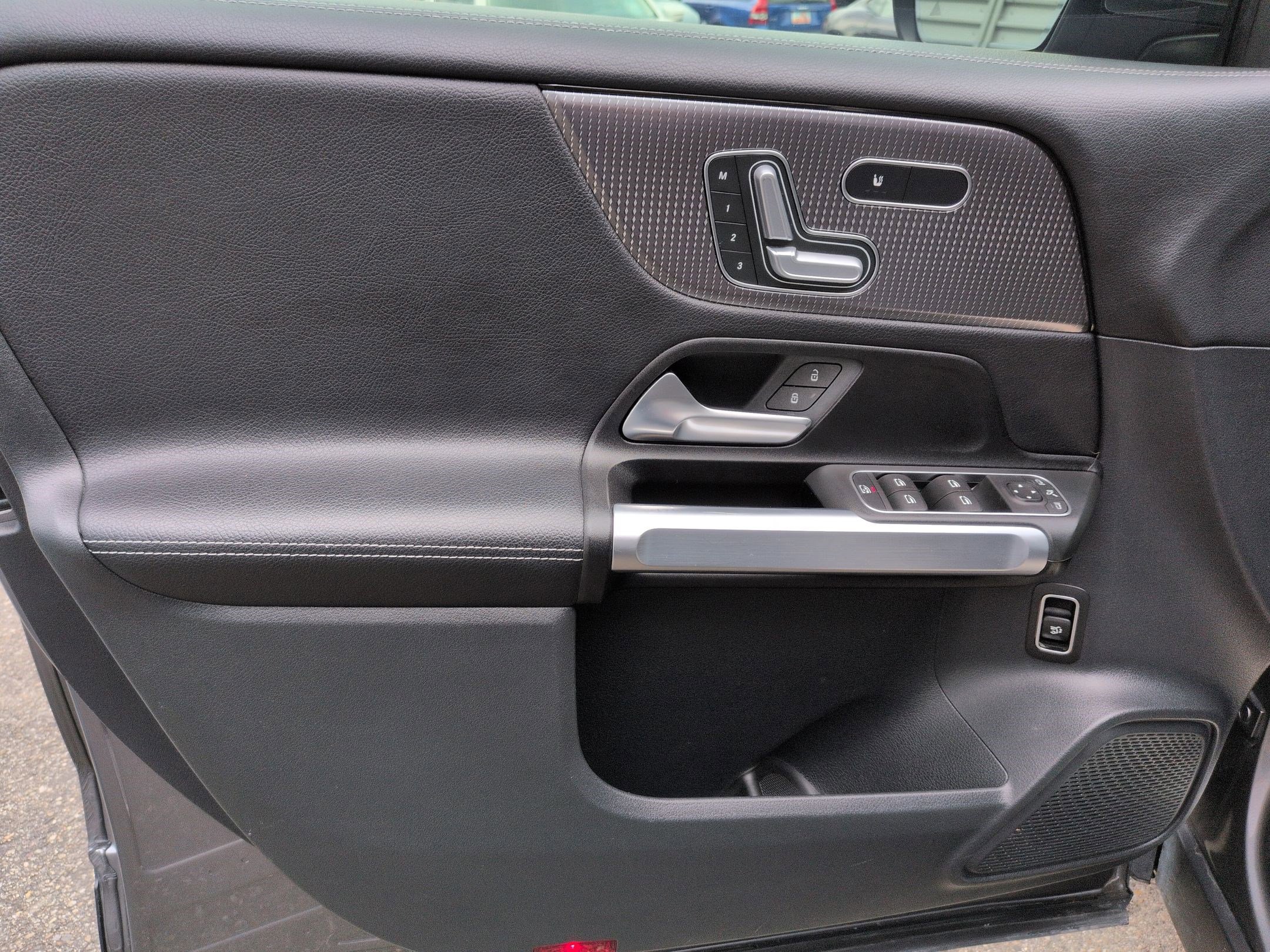 Certified 2023 Mercedes-Benz GLB 250 4MATIC w/ Premium Package image 13