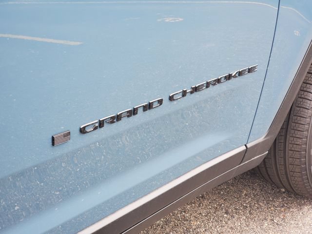 New 2026 Jeep Grand Cherokee Limited w/ Limited Altitude Package AWD/4WD image 7