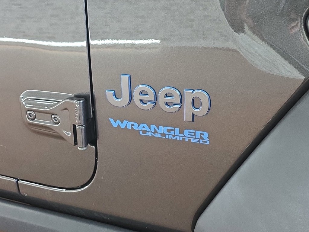 Used 2021 Jeep Wrangler Unlimited Rubicon 4xe w/ Cold Weather Group image 9