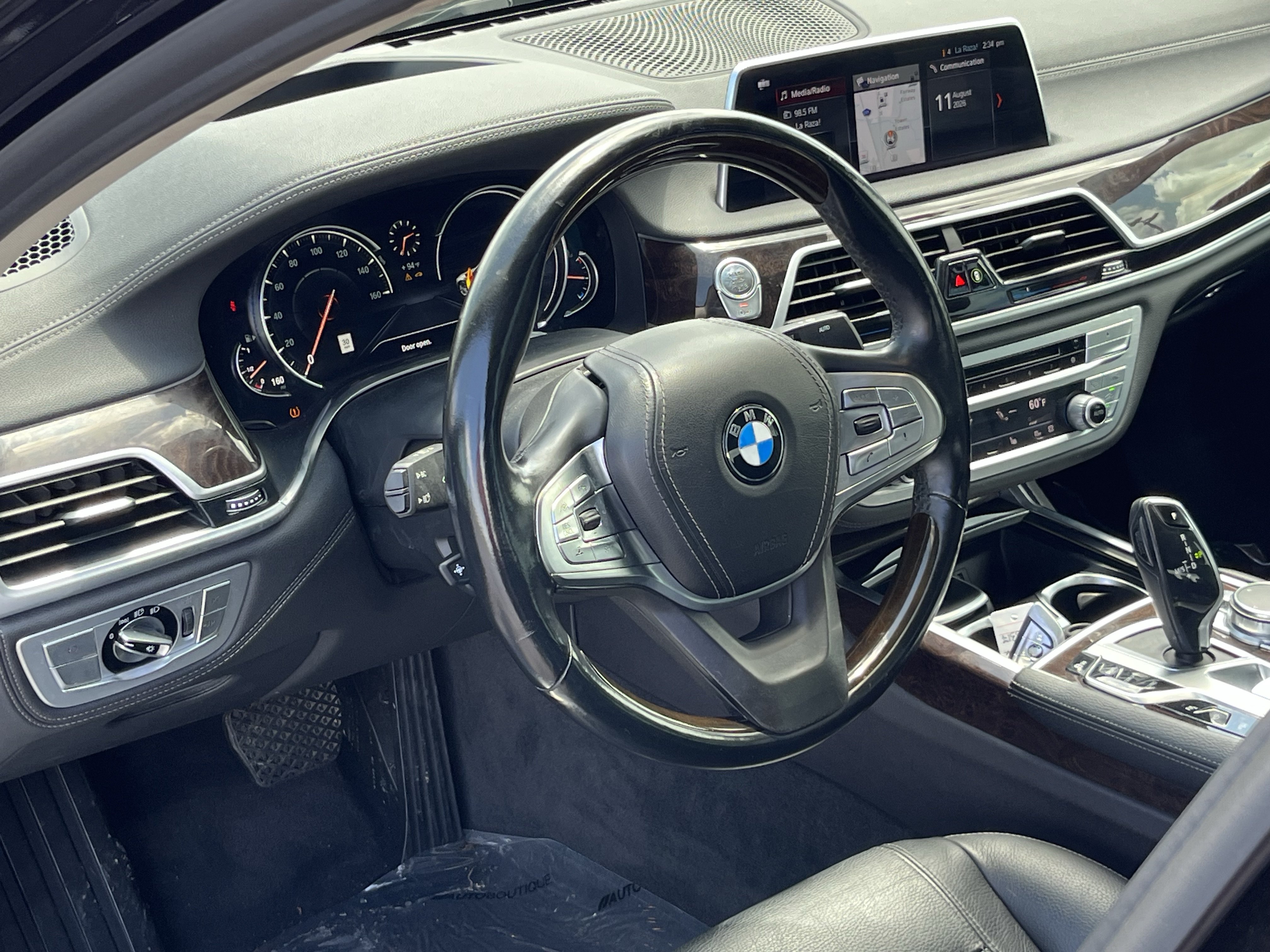 Used 2018 BMW 740i RWD image 19