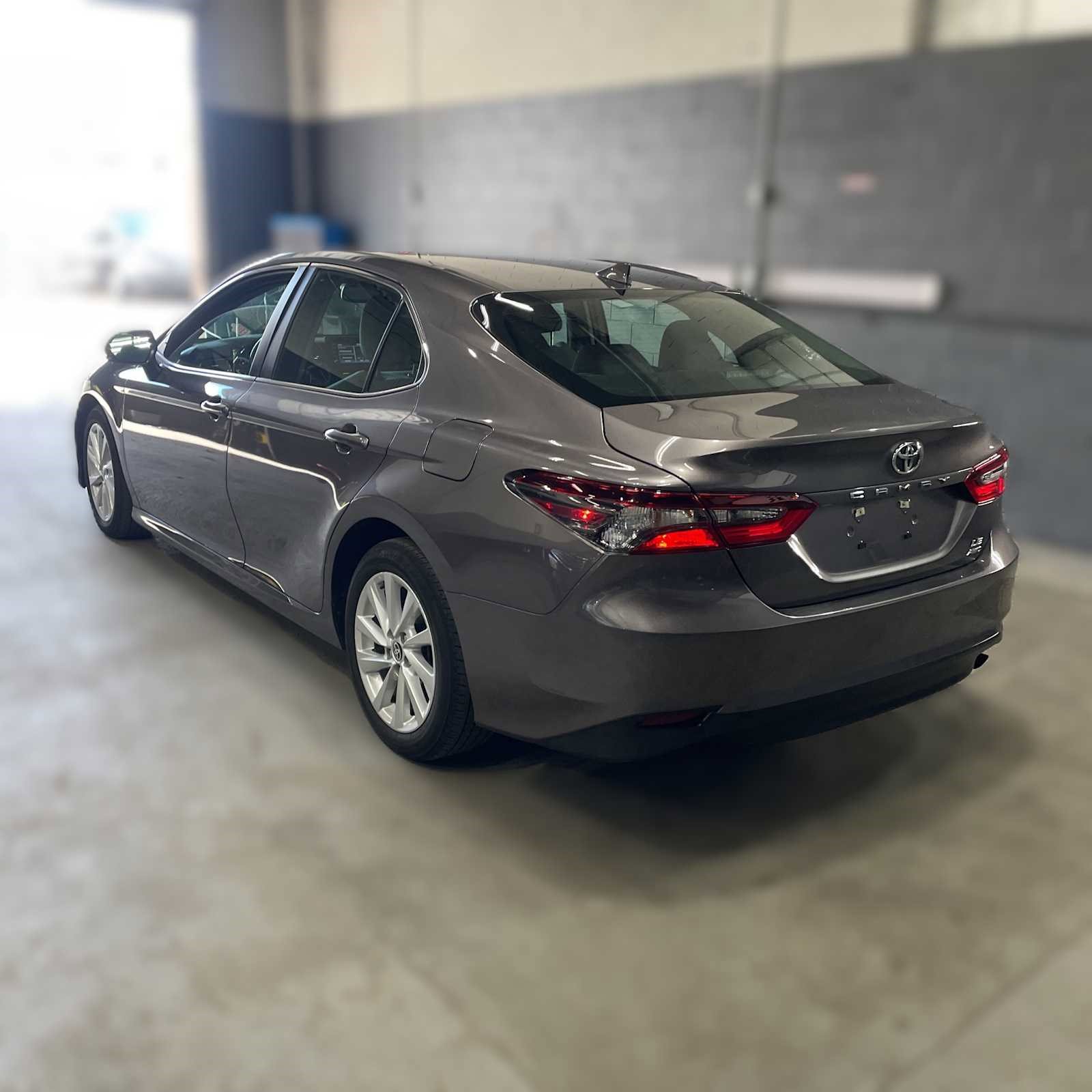 Used 2022 Toyota Camry LE w/ Cold Weather Package image 4