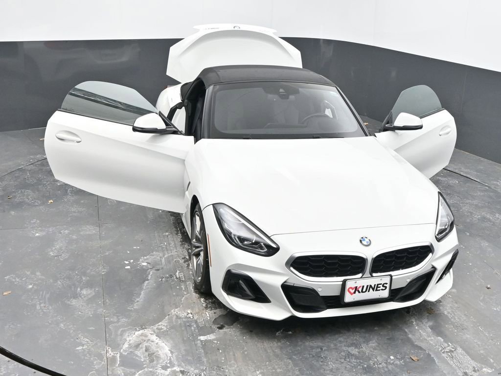 Used 2025 BMW Z4 sDrive30i image 53