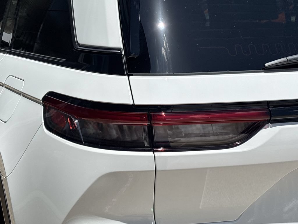 New 2026 Jeep Grand Cherokee Altitude AWD/4WD image 5