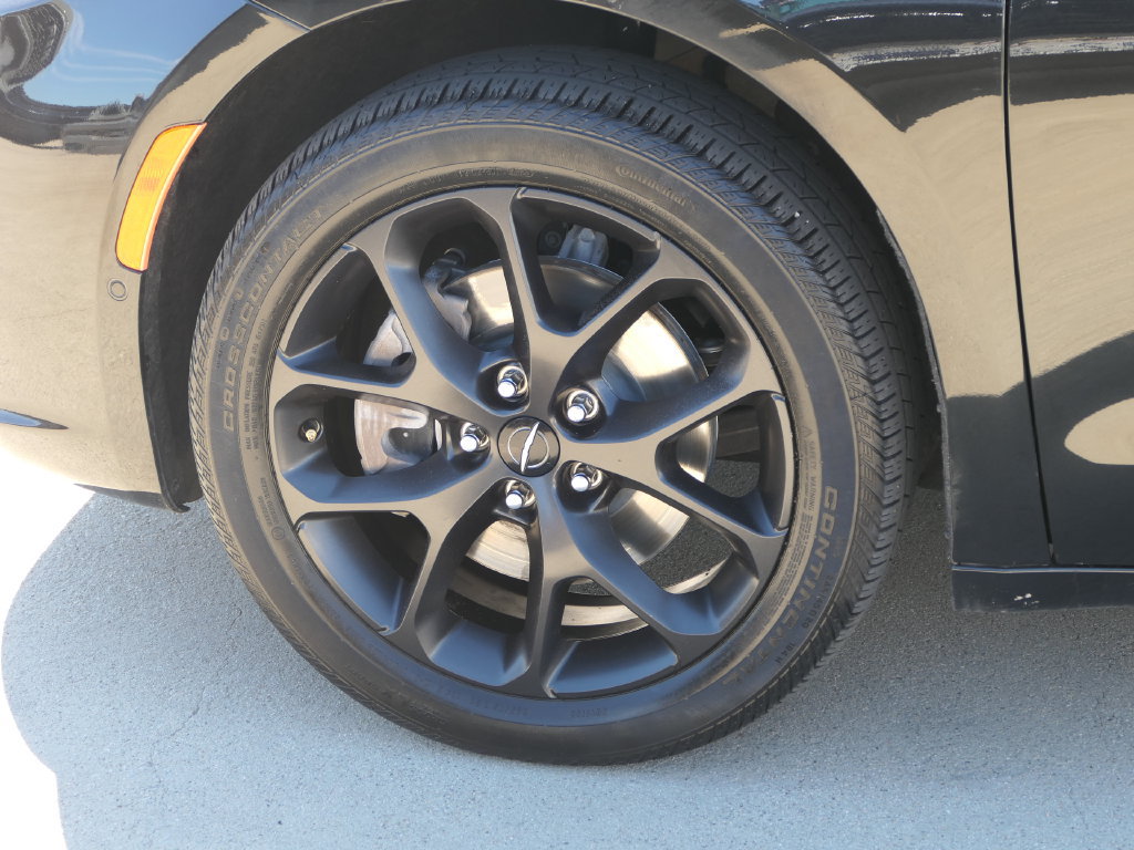 Certified 2022 Chrysler Pacifica Limited w/ Uconnect Theater Family Group AWD/4WD image 9