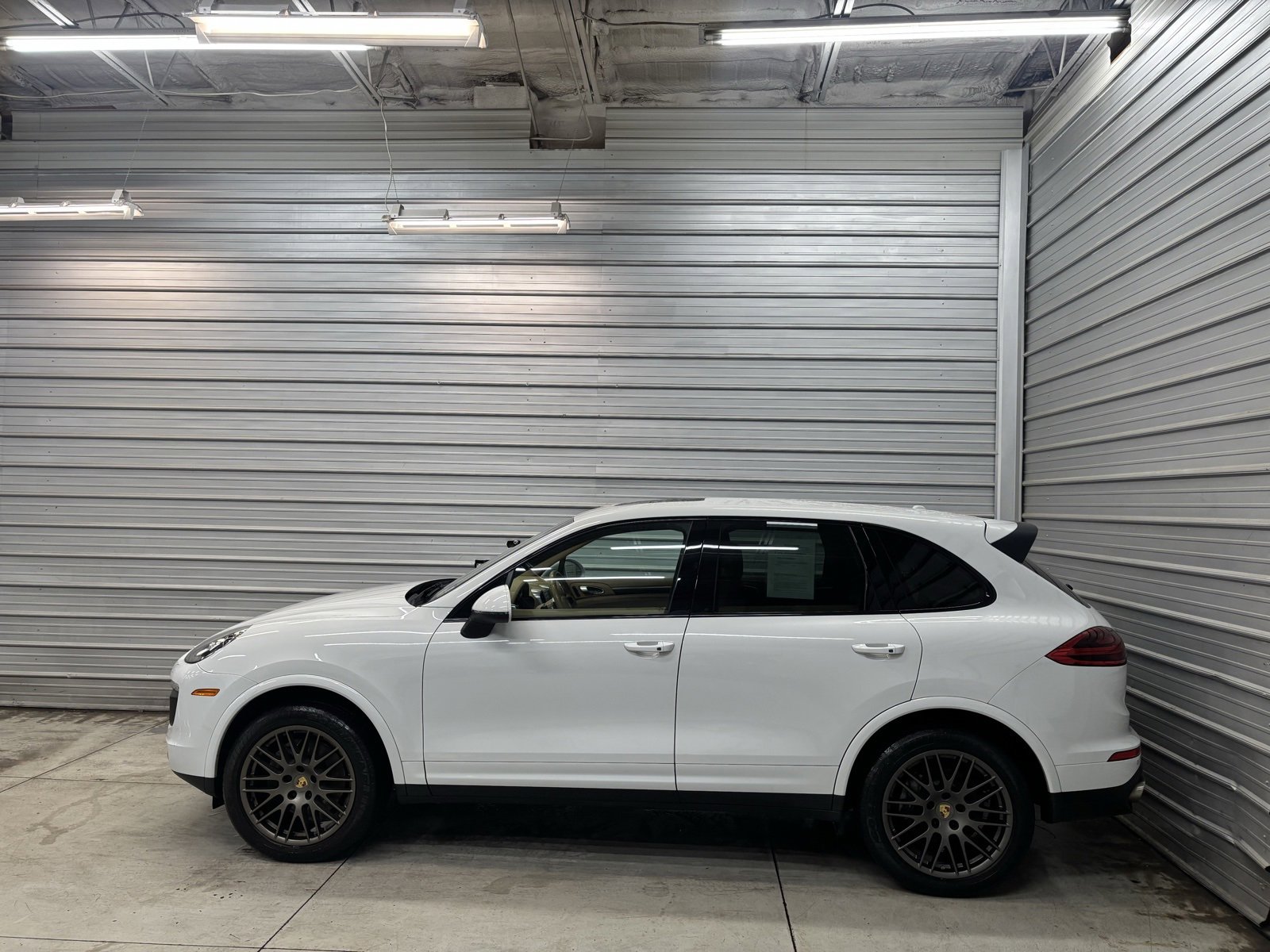 Used 2017 Porsche Cayenne Platinum Edition image 10
