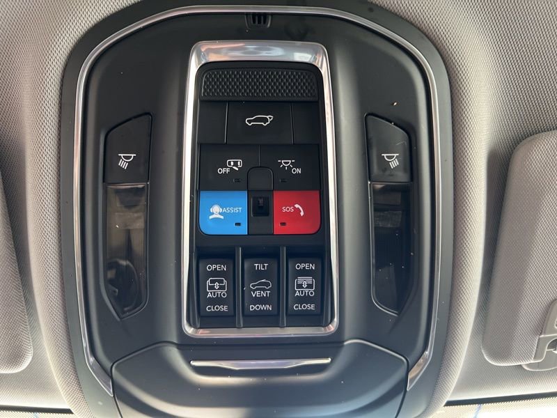 Used 2021 Jeep Grand Cherokee L Limited AWD/4WD image 28