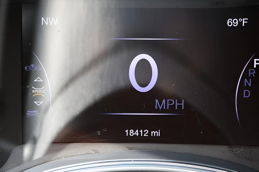 Used 2022 Jeep Grand Cherokee Laredo X RWD image 28