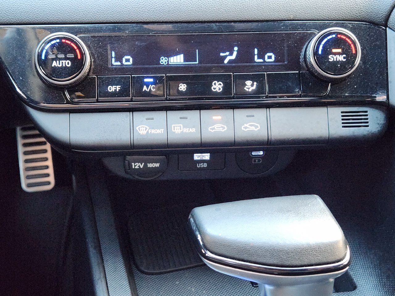 Used 2025 Hyundai Elantra Sport FWD image 16