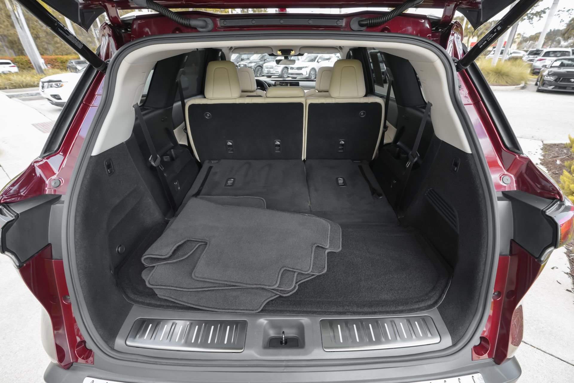 Used 2023 INFINITI QX60 Luxe image 39