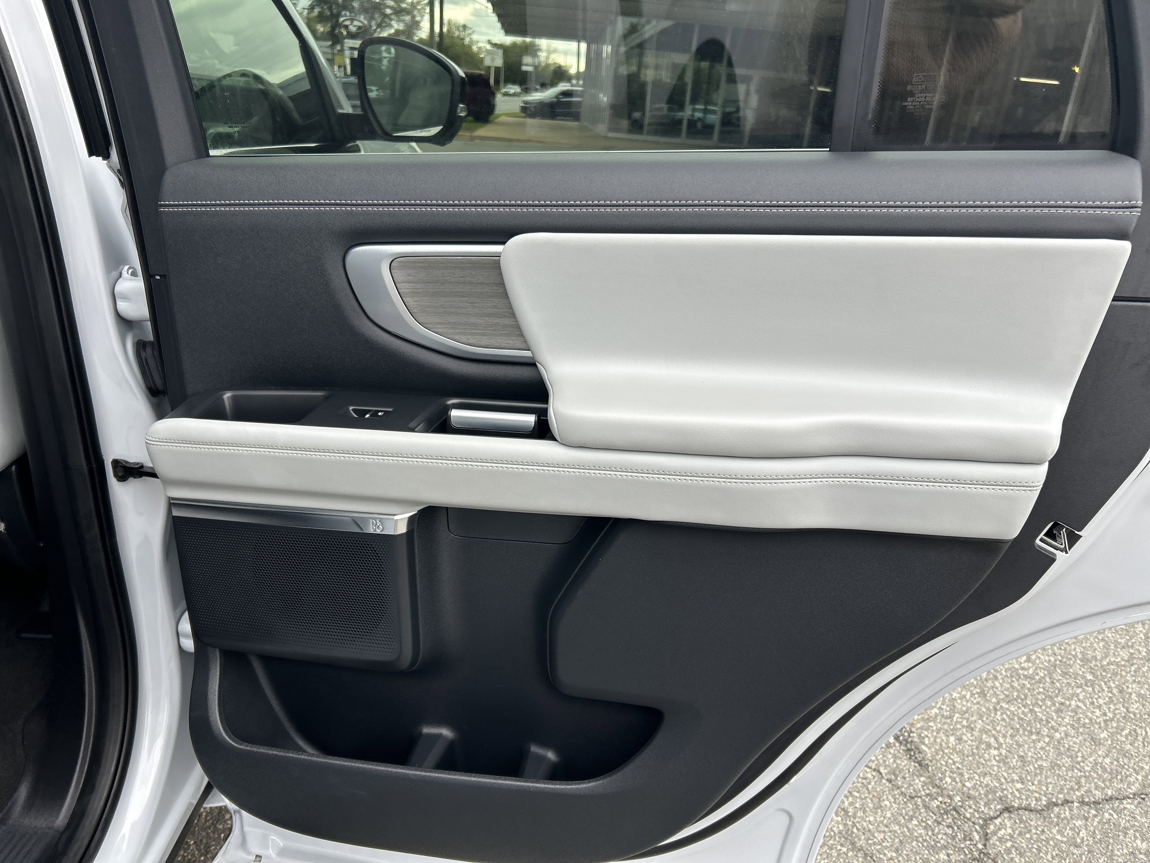 Certified 2025 Ford Expedition Platinum image 21