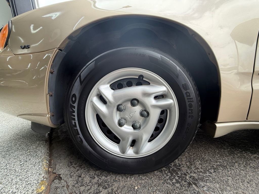 Used 2005 Pontiac Grand Am SE image 34