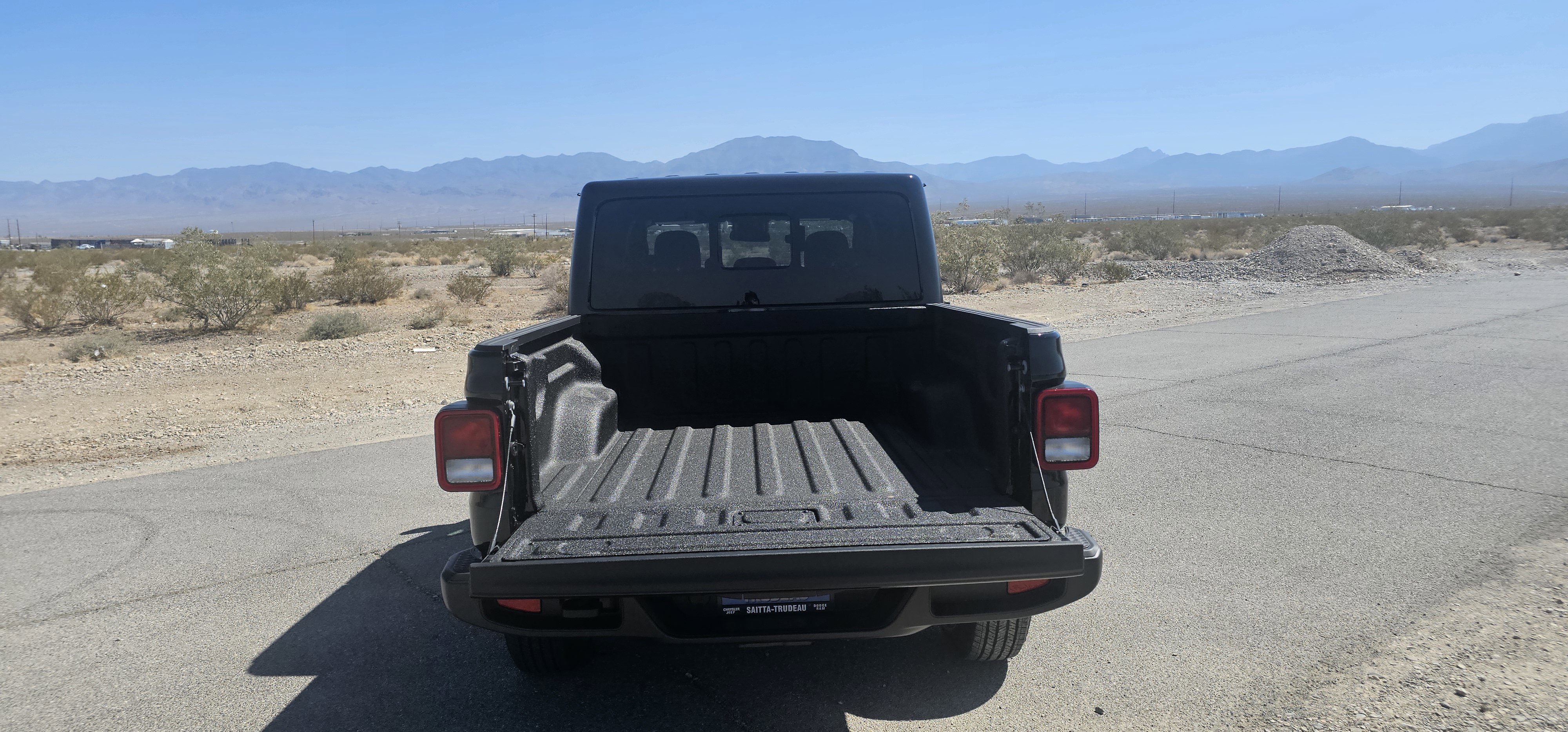 New 2025 Jeep Gladiator Sport image 5