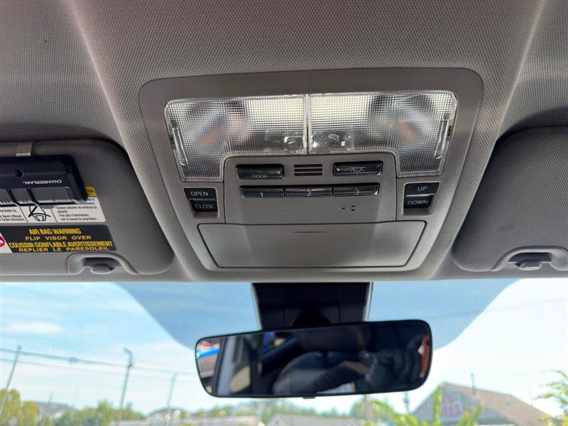 Used 2019 Toyota Highlander XLE AWD/4WD image 17