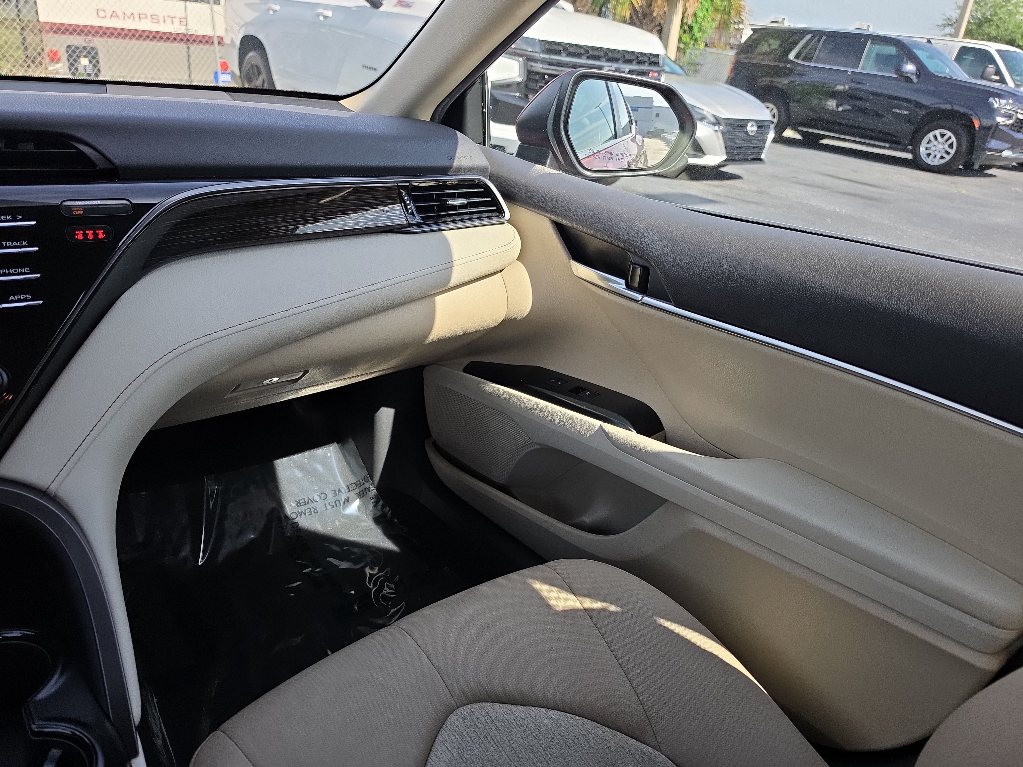 Used 2020 Toyota Camry LE FWD image 10