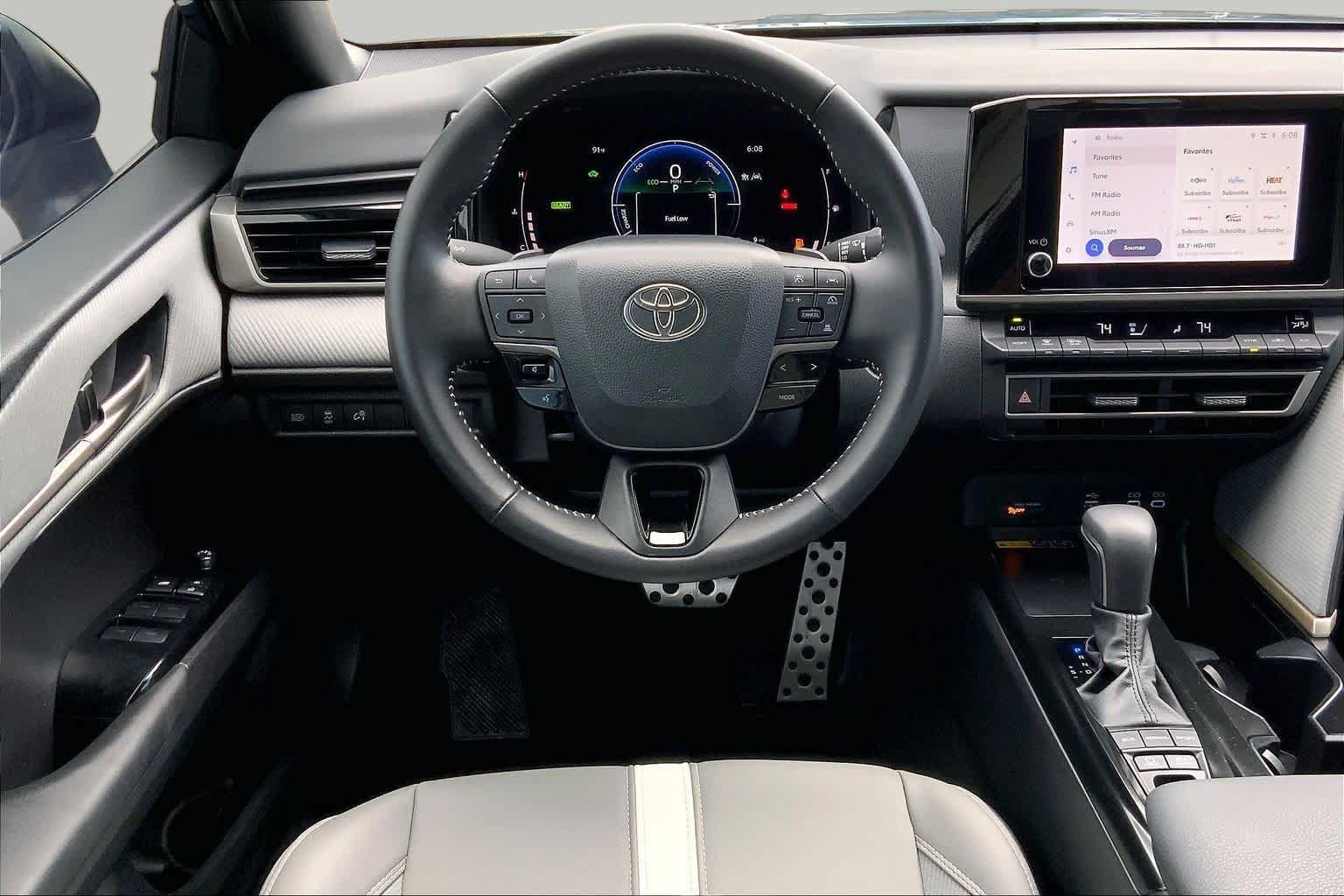 Used 2025 Toyota Camry SE FWD image 10
