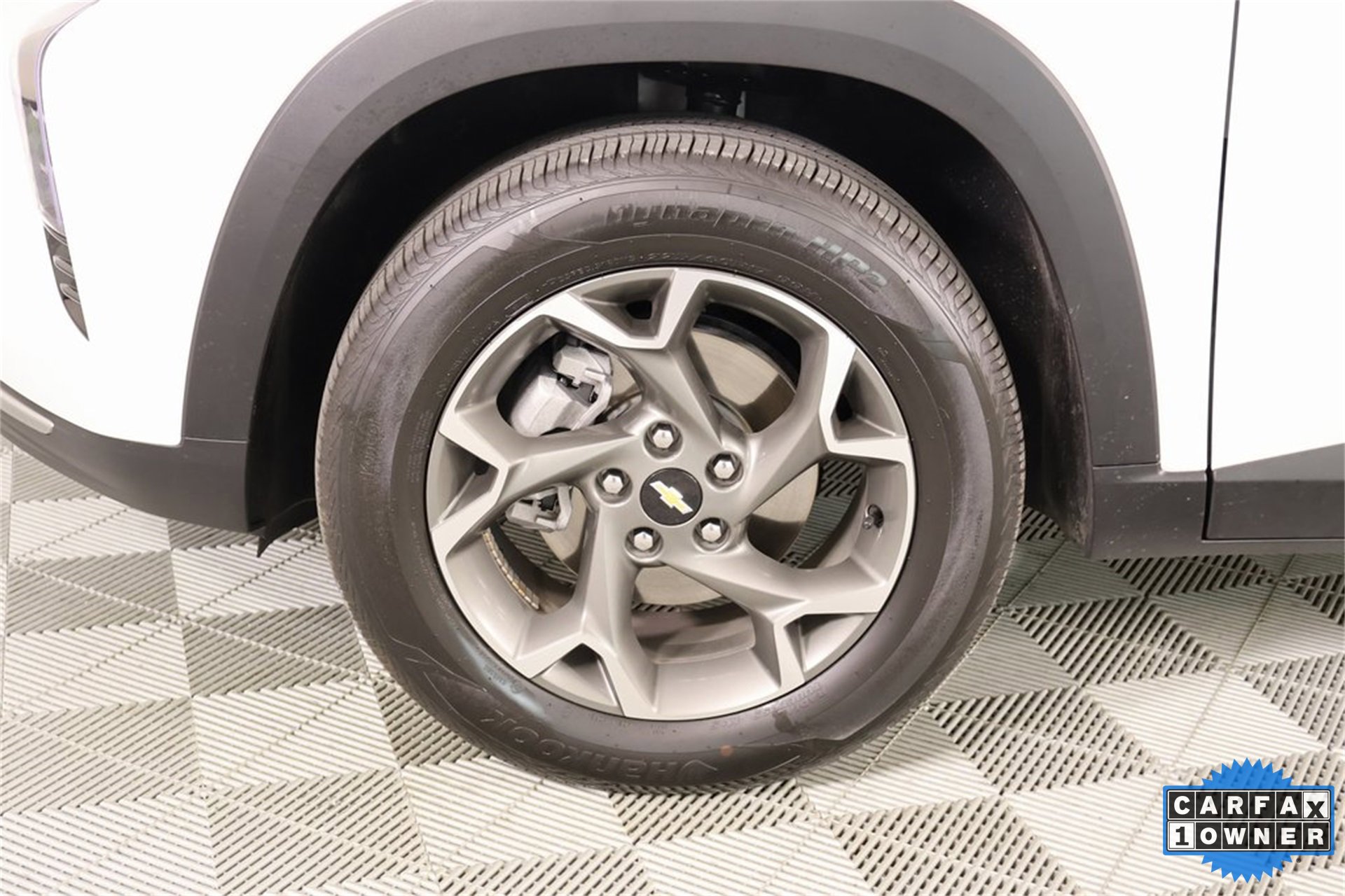 Used 2025 Chevrolet Trax LT w/ LT Convenience Package image 17