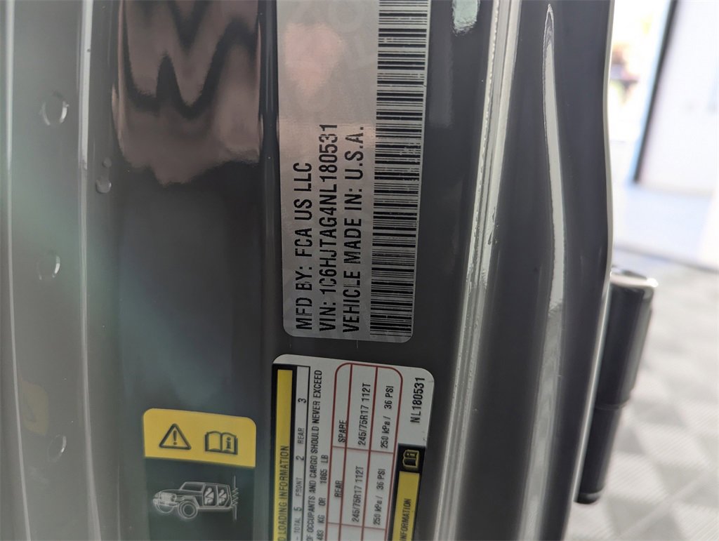 Used 2022 Jeep Gladiator Sport image 39