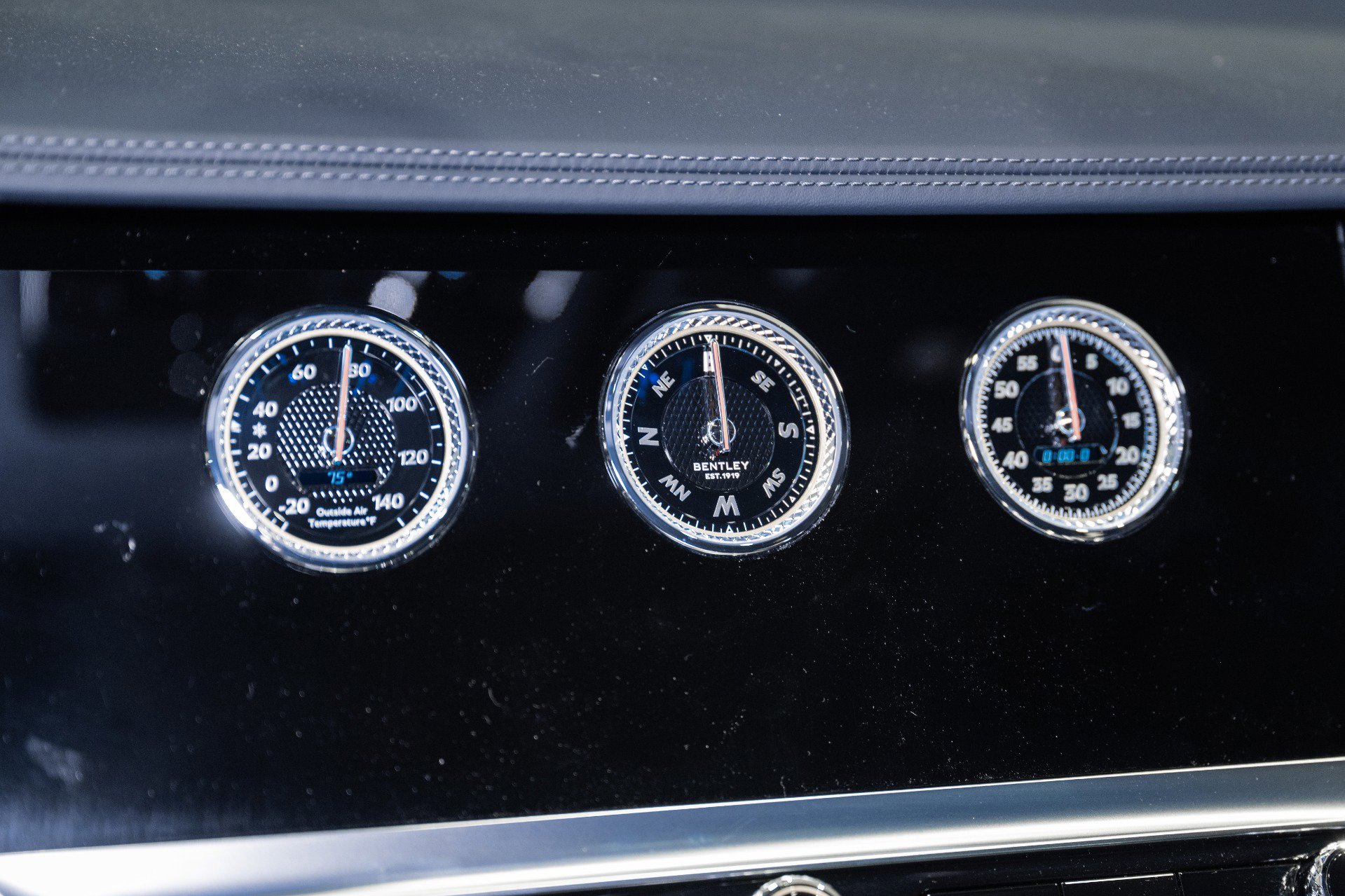 Certified 2024 Bentley Flying Spur V8 AWD/4WD image 40