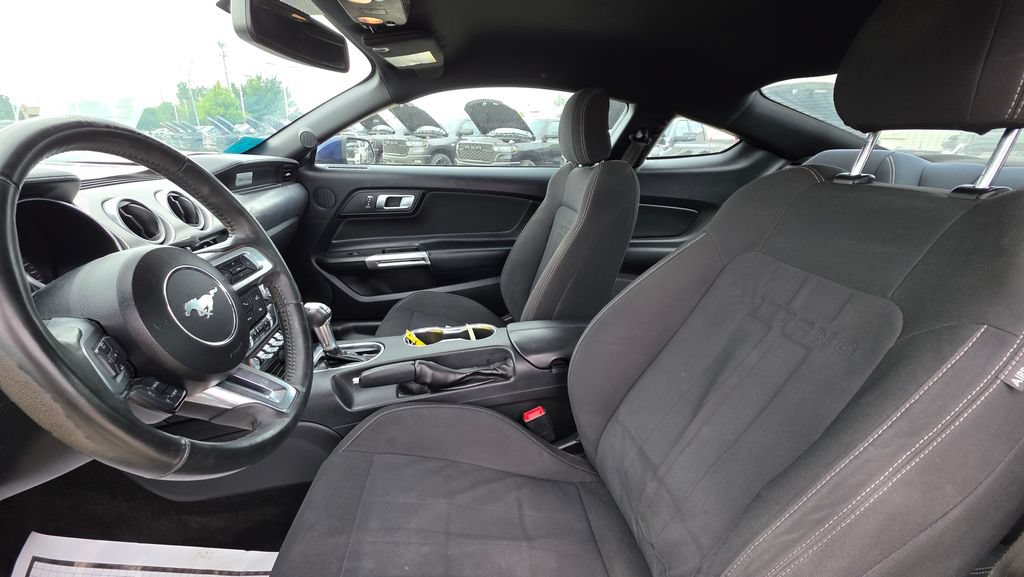 Used 2018 Ford Mustang Coupe w/ Equipment Group 101A RWD image 11
