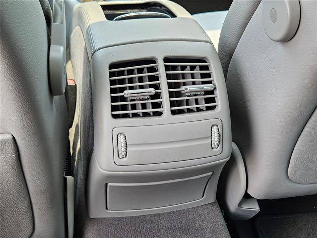 Used 2009 Mercedes-Benz E 350 Sedan image 18