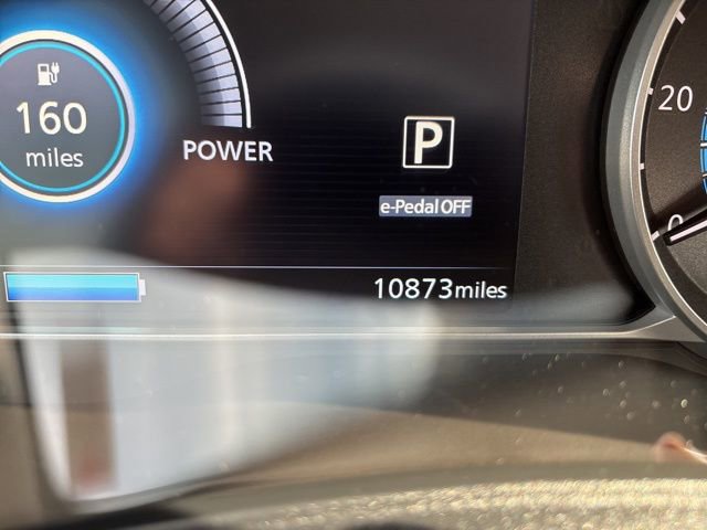 Used 2025 Nissan Leaf S image 39